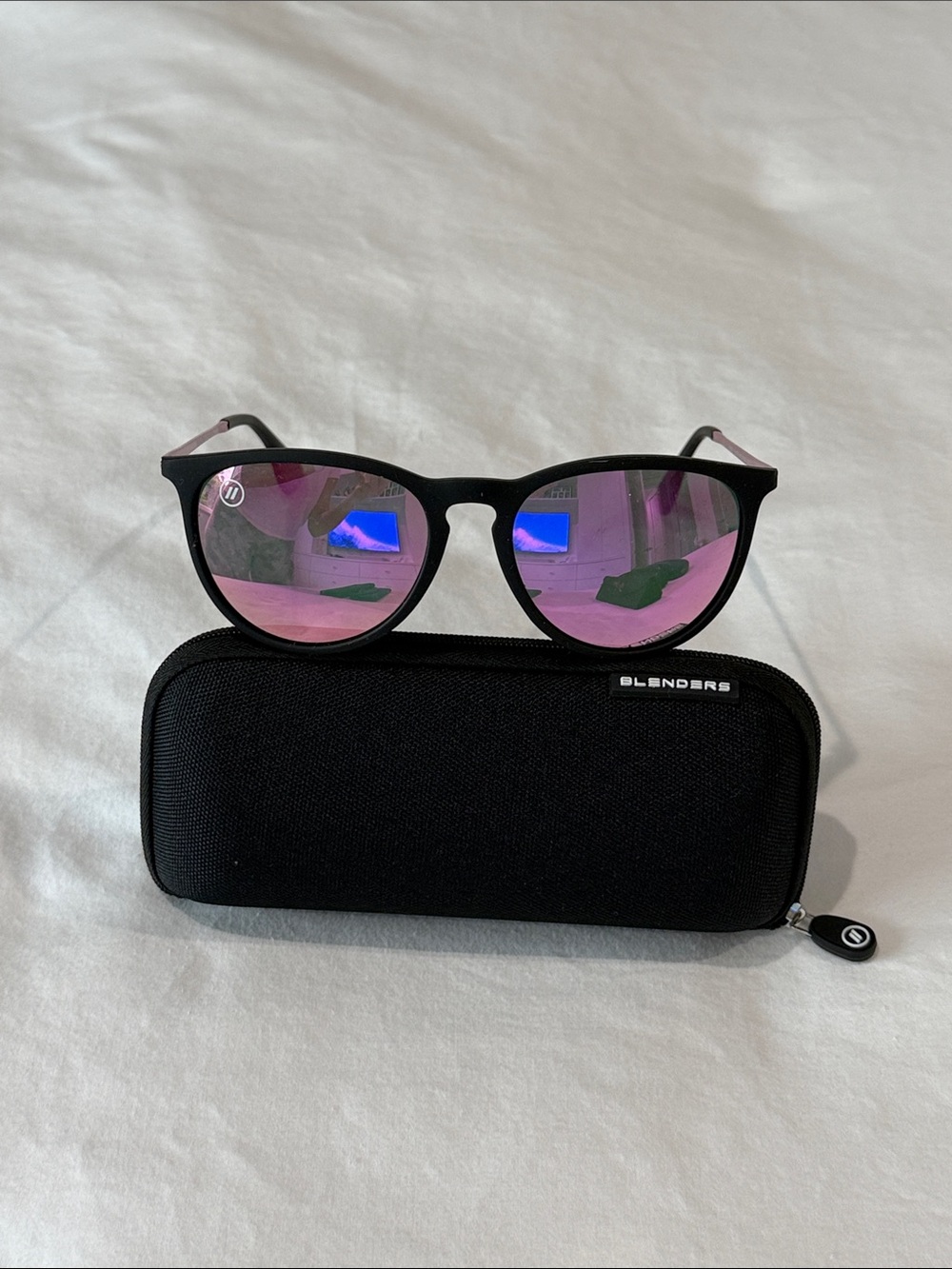 Blenders Unisex Sunglasses with Pink Mirrored Lenses